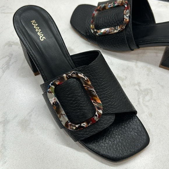 KAANAS Comino Buckle Heeled Slide Sandals Black Pebbled Leather - Picture 2 of 16